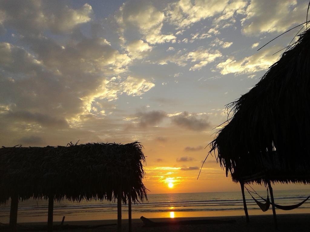 Cabanas El Manglar Hotel Las Tunas Exterior photo